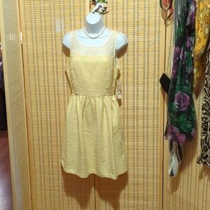 Elle spring awakening pale yellow size 10 NWT
